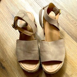 Size 9.5 Soda Espadrilles sandals, tan